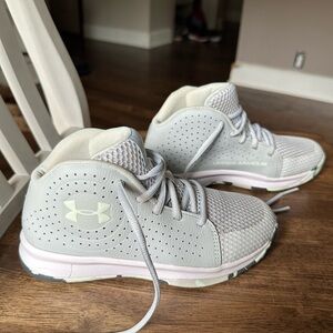 Girls Under Armour tennis shoes, size 2Y